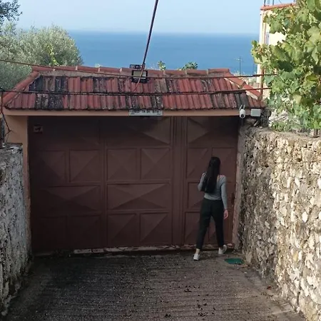 Family Bitri Appartement Piqeras